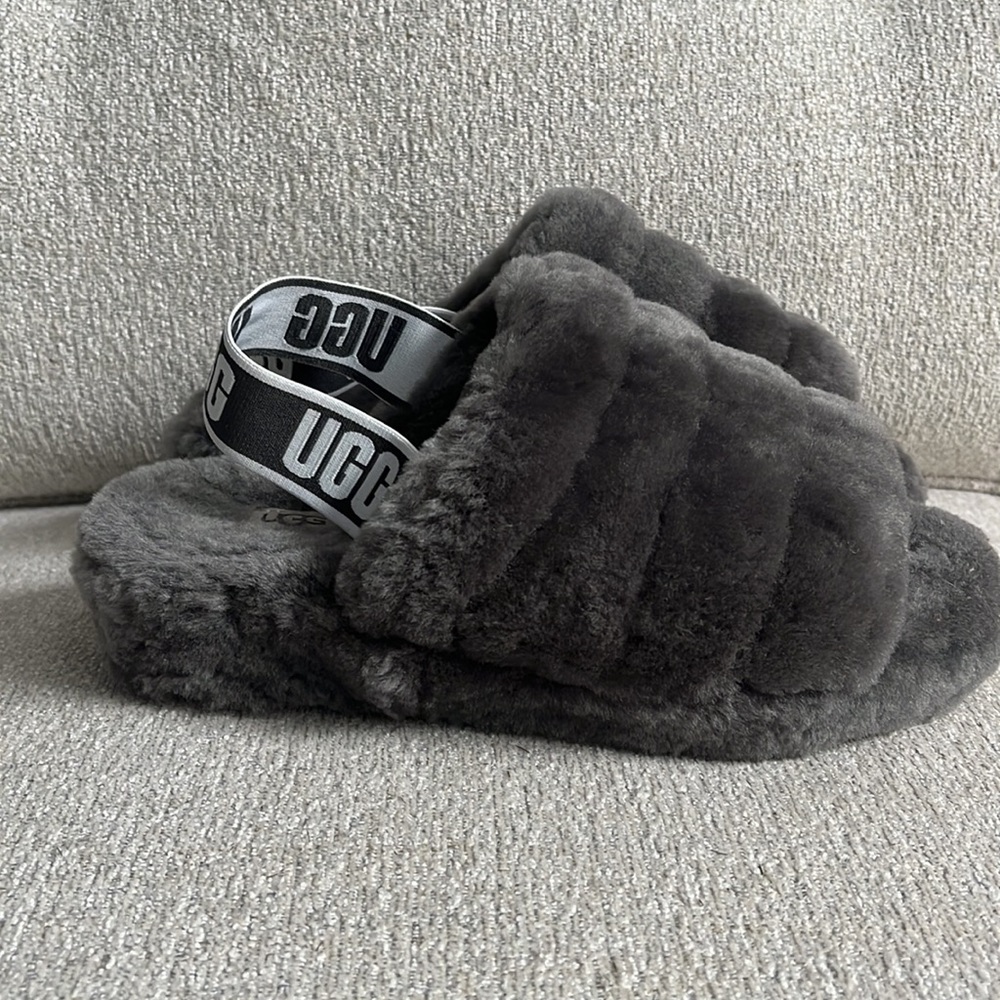 UGG Fluff Yeah Slides. Great condition. Size 7. - Picture 3 of 8